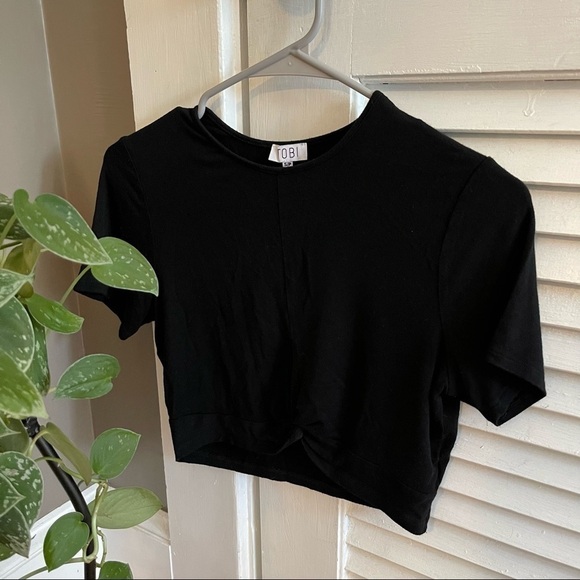 TOBI Twist Front Crop Top - Picture 2 of 7